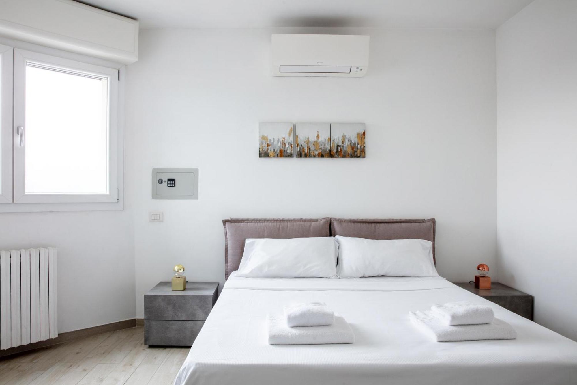 Dehomes - Porta Genova Luxury Stay Milan Exterior photo