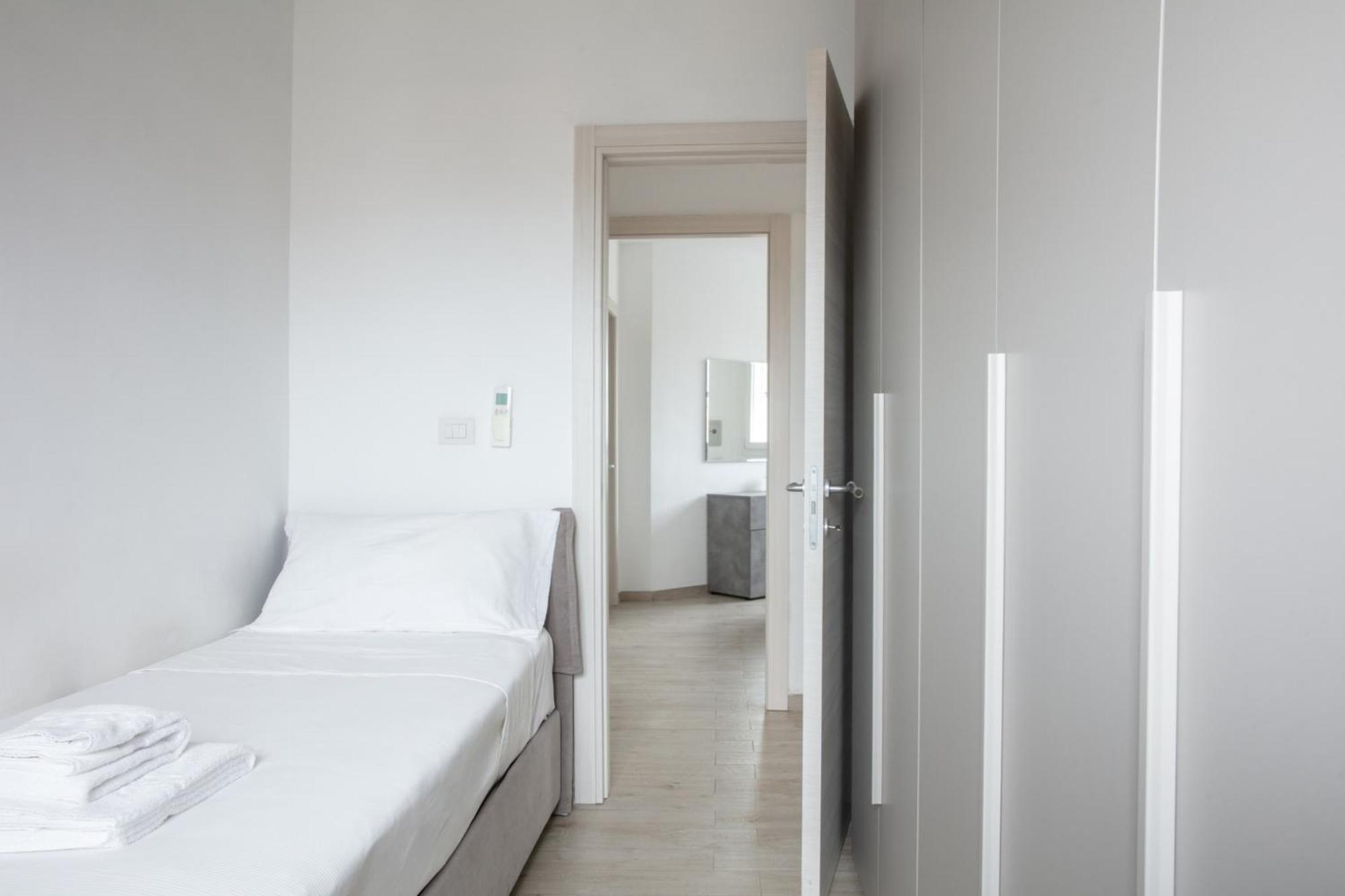 Dehomes - Porta Genova Luxury Stay Milan Exterior photo