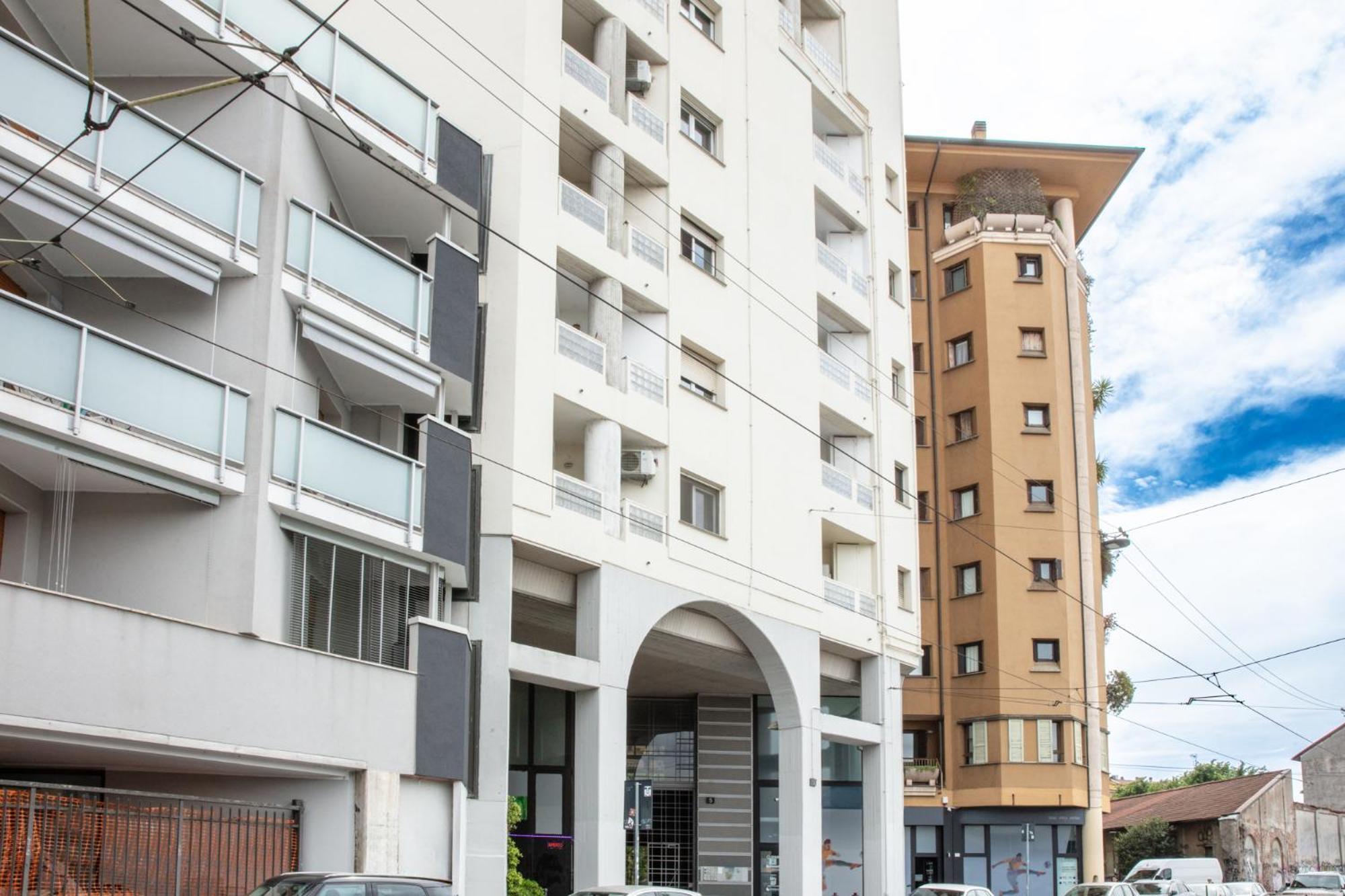 Dehomes - Porta Genova Luxury Stay Milan Exterior photo
